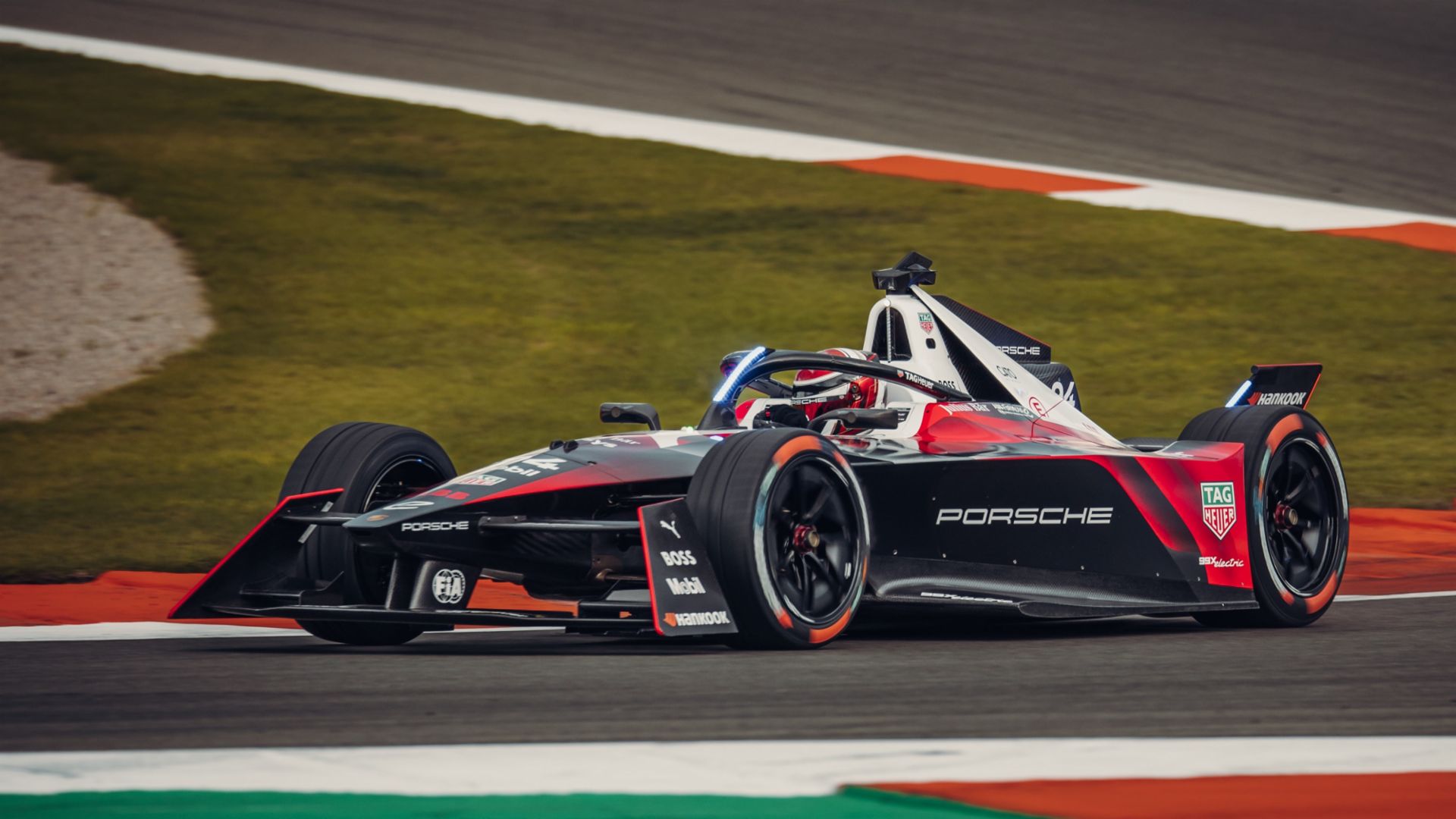 Fórmula E: David Beckmann y Yifei Ye, en los entrenamientos para pilotos jóvenes con el Porsche 99X Electric